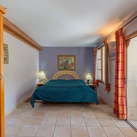 Mas Le Bragalou 6 Personnes Courry